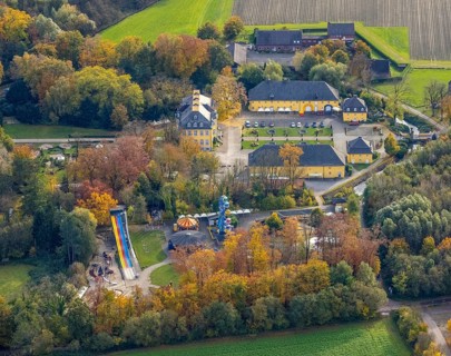 Aerial view, amusement park Schloss Beck with fairground rides in the district Kirchhellen-Nord-Ost