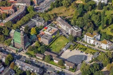 Aerial view, Auferstehungskirche, evang. Kindergarten Wettiner Straße as well as fire station 2