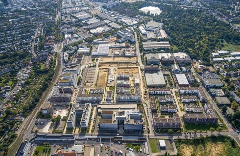 Aerial view, construction site at the VIERZIG549 residential complex and Hansapark Düsseldorf in