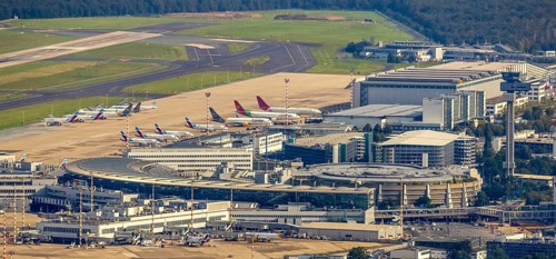 Aerial photograph, Düsseldorf Airport in the Lohausen district of Düsseldorf, Rhineland, North