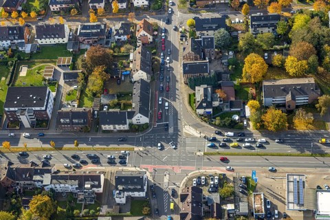 Aerial view, intersection of Hans-Sachs-Straße and Eichenstraße and red cycle path marking in the
