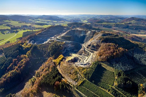 Aerial photograph, Diabaswerk Halbeswig quarry in the district of Heringhausen in Bestwig,