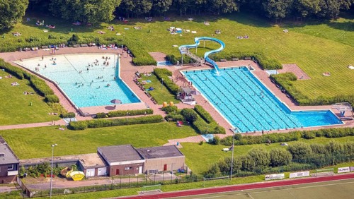 Aerial view, outdoor pool and wave pool Weddinghofen in the leisure centre Im Häupen in