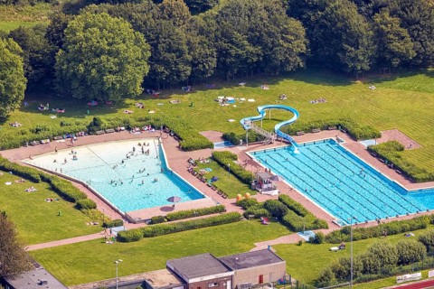 Aerial view, outdoor pool and wave pool Weddinghofen in the leisure centre Im Häupen in