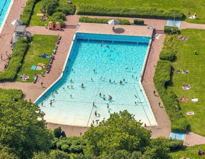 Aerial view, outdoor pool and wave pool Weddinghofen in the leisure centre Im Häupen in