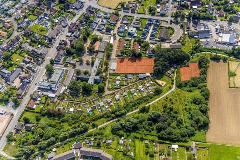 Aerial photo, Jahnschule, Bergkamen fire brigade - Oberaden unit and SUS Oberaden tennis centre in