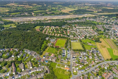 Aerial view, Römerberg-Stadion sports field and housing estates in Oberaden, Bergkamen, Ruhr area,