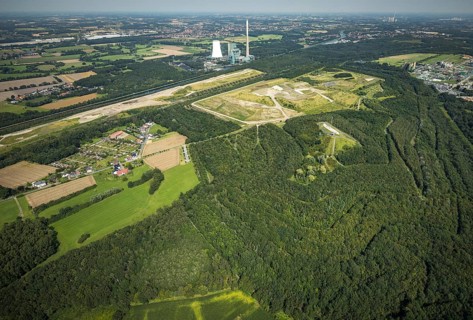 Aerial view, Großes Holz spoil tip with Adener Höhe and Bergkamen mine in Weddinghofen, Bergkamen,