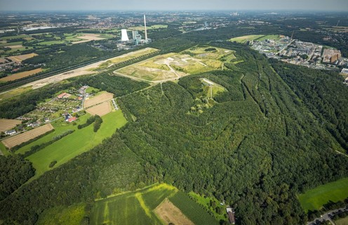 Aerial view, Großes Holz spoil tip with Adener Höhe and Bergkamen mine in Weddinghofen, Bergkamen,