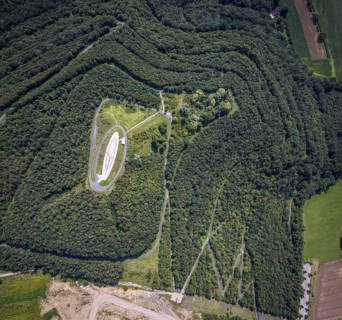 Aerial view, Großes Holz spoil tip with Adener Höhe and light column in Weddinghofen, Bergkamen,