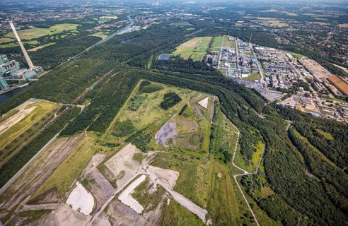Aerial photo, Großes Holz slag heap and Bergkamen power station in Weddinghofen, Bergkamen, Ruhr