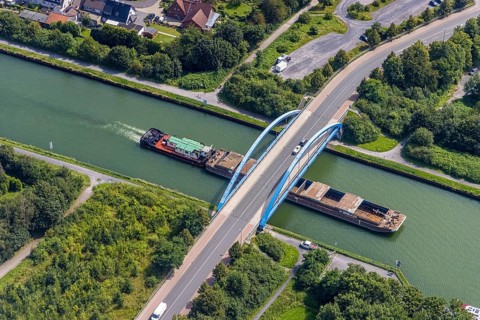 Aerial view, cargo ship on the Datteln-Hamm canal at the Werner Straße bridge in Rünthe, Bergkamen,