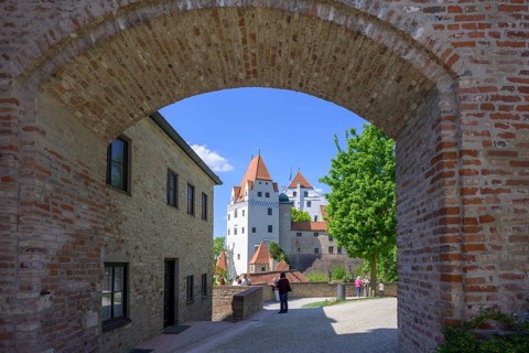 View through the archway to Trausnitz Castle, Landshut, Bavaria, Germany