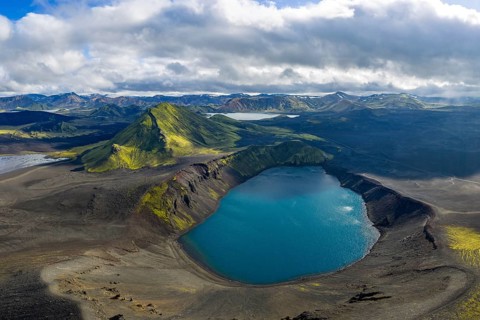 Crater lake Hnausapollur or Bláhylur, Landmannalaugar, Fjallabak Nature Reserve, Icelandic
