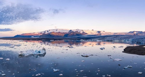 Icebergs in glacier lagoon, Vatnajökull glacier, Vatnajökull National Park, South Iceland, Iceland