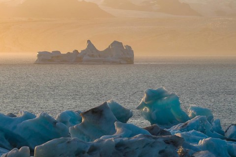 Icebergs in the Jökulsarlon glacier lagoon, Vatnajökull National Park, South Iceland, Iceland