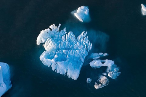 Iceberg in the Jökulsarlon glacier lagoon, Vatnajökull National Park, South Iceland, Iceland
