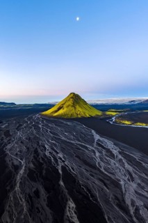 Moss-covered mountain Mælifell, Maelifell, behind glacier Myrdalsjökull, Icelandic Highlands,