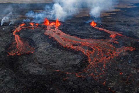 Volcanic eruption, Sundhnúkur crater chain, near Grindavik, Reykjanes Peninsula, Southwest Iceland,