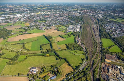 Aerial view, Hamm marshalling yard, Schieferstraße industrial estate with a view of the harbour and