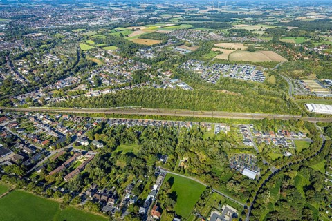 Aerial view, residential area Am Heimshof, railway line and forest area, new construction