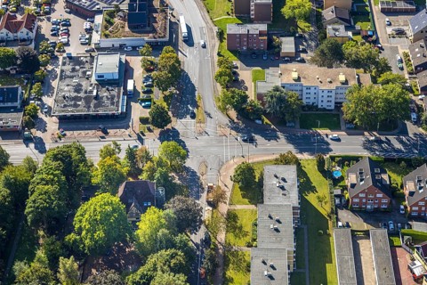 Aerial view, residential area road traffic intersection Ostwennemarstraße and Alter Uentroper Weg,