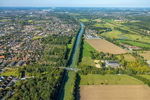 Aerial view, bridge Ostwennemarstraße over the Datteln-Hamm canal, housing estate Friedrichsfeld