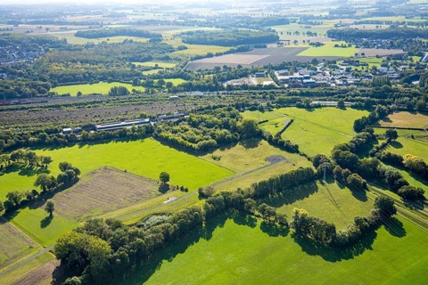 Aerial view, marshalling yard Hamm, meadows and fields Daberg, at Wiescher Bach, district Pelkum,