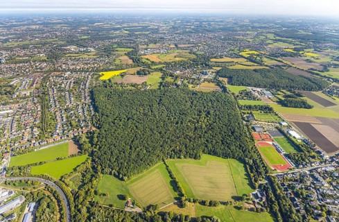 Aerial view, complete view of the sports fields of HSC in Westtünnen, HSC small pitch Fuchshöhle,