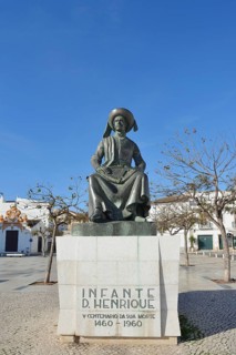 Monument to Henry the Navigator, Praca Infante Dom Henrique, Lagos, Algarve, Portugal