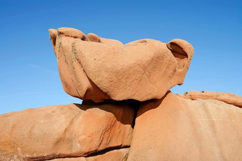 Granite rocks on the Cote de Granit Rose coast near Ploumanac'h, Cotes-d'Armor, Brittany, France