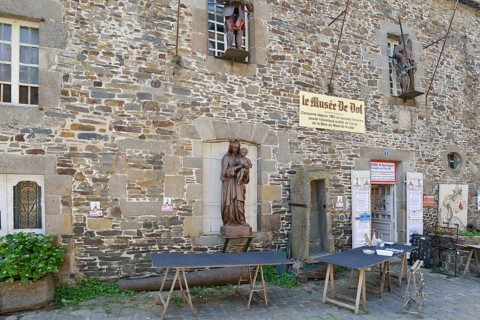 Museum Le Musee de Dol with statue of the Virgin Mary, Dol-de-Bretagne, Ille-et-Vilaine, Brittany,