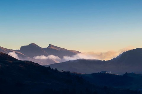 View from the Furkajoch to the Hoher Ifen, mountain peak above the sea of fog, dawn, dawn, autumn,