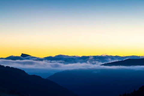 View from Furkajoch to Hoher Ifen, mountain range above sea of fog, dawn, dawn, autumn, Vorarlberg,