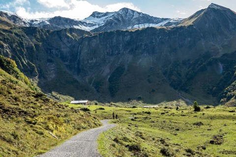 Oytal valley head, behind Käser Alpe and Berg Rauheck, Oytal, near Oberstdorf, Oberallgäu, Allgäu,