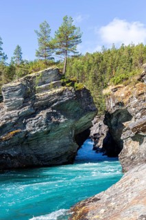 Ridderspranget, gorge in the river Sjoa, Jotunheimen mountains, Randsverk, Innlandet, Norway