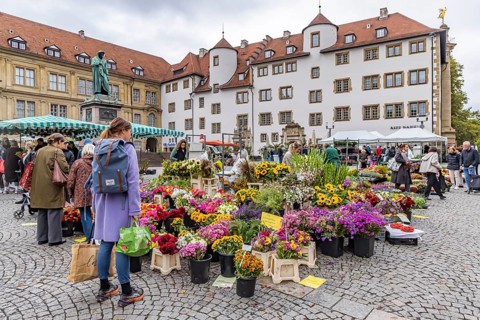 Weekly market in the city centre of Stuttgart. Schillerplatz. Stuttgart, Baden-Württemberg, Germany