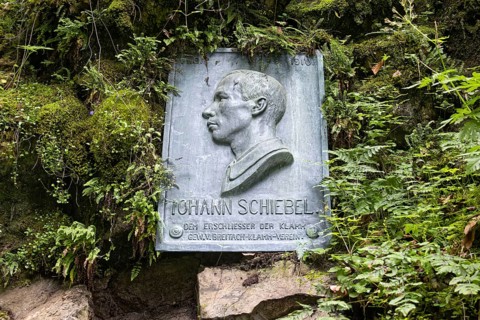 Memorial plaque for Pastor Johannes, Johann Schiebel, developer of the gorge and founder of