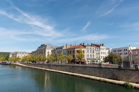 Riverbank, River Meuse, Verdun, Département Meuse, Grand Est, France