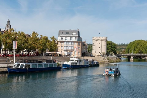 Quai de Londres, bank, Porte Chaussée, city gate, ships, river Meuse, Verdun, Département Meuse,