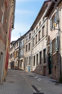 Narrow alley in the old town centre, Verdun, Département Meuse, Grand Est, France
