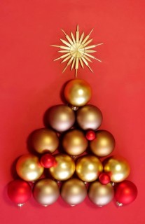 Christmas tree baubles, home-made straw star, Germany