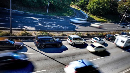 Traffic jam on the A 100 motorway: the Ringbahn bridge at the Funkturm motorway junction is closed.