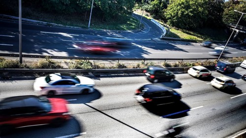 Traffic jam on the A 100 motorway: the Ringbahn bridge at the Funkturm motorway junction is closed.