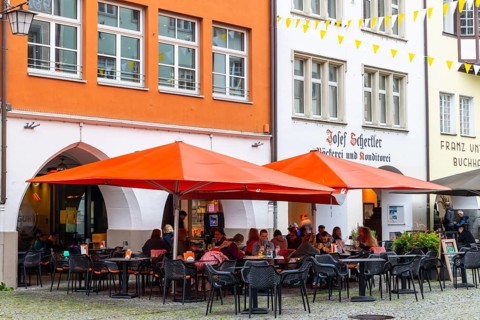 Restaurant, outdoor seating, sunshade, market square, Feldkirch, Vorarlberg, Austria