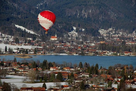 Rottach-Egern am Tegernsee, balloon over the lake, Bavaria, Germany