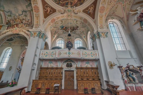 Church of St Gallus and Ulrich, side gallery, choir stalls and ceiling frescoes, Kisslegg, Allgäu,