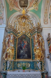 Church of St Gallus and Ulrich, side altar with figures of saints and putti, Kisslegg, Allgäu,