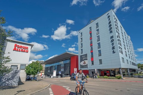 Blue sky, white clouds over the big-box-HOTEL at the Forum Allgäu, Kempten, Allgäu, Swabia, Germany