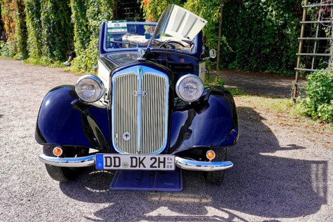 Oldtimer Classic, Gala International Concours d'Elegance Schwetzingen 2025, Germany, Europe, A blue